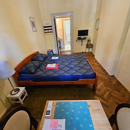 Cricket Park Hostel Belgrade Luaran gambar