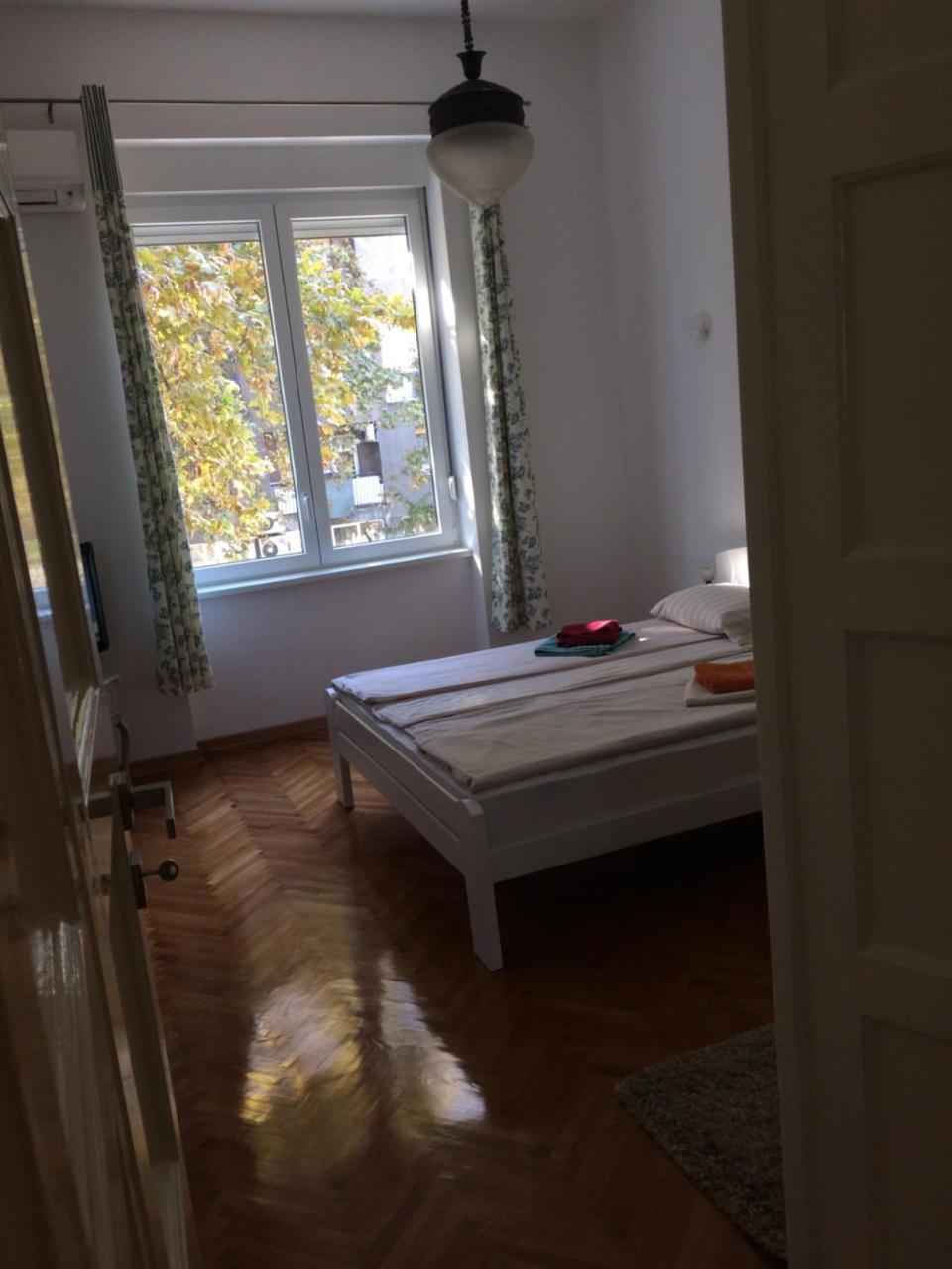 Cricket Park Hostel Belgrade Luaran gambar
